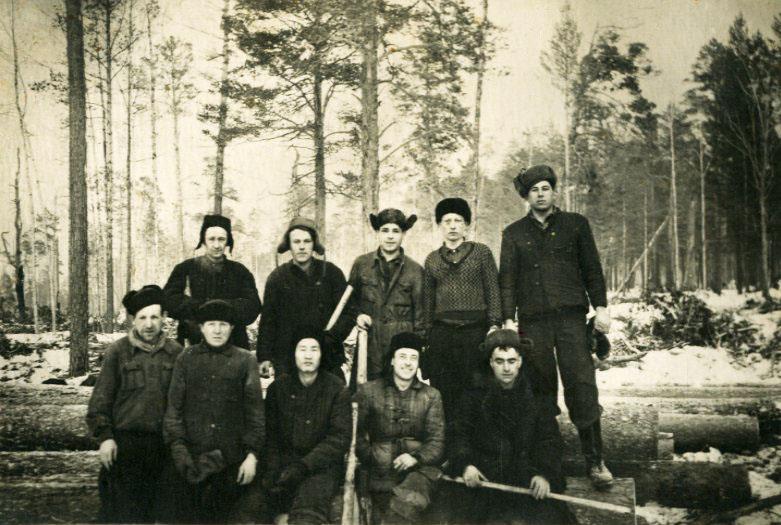 Jewish Forced Labor Prisoners, Krasnoyarsk, Siberia, USSR, 1940s (The Oster Visual Documentation Center, ANU - Museum of the Jewish People, courtesy of Lena Feldbrin, Israel)