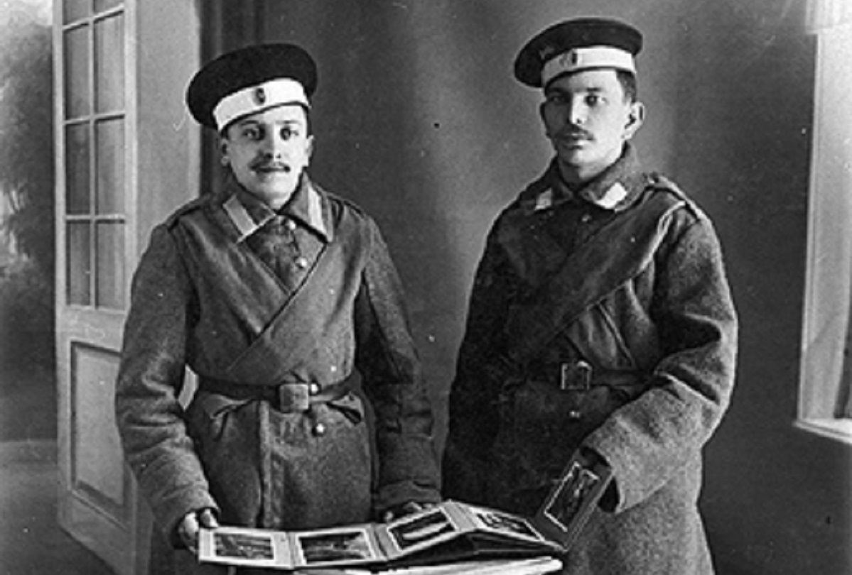 Jewish Soldiers in the Czar's Army, c.1913. Beit Hatfutsot, the Oster Visual Documentation Center, courtesy of Gita Kaplan 