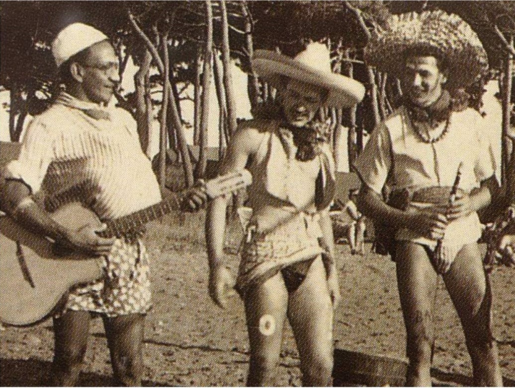 עובדי מועדון מבדרים נופשים באי ג'רבה, תוניסיה, 1960 (ארכיון קלאב מד)