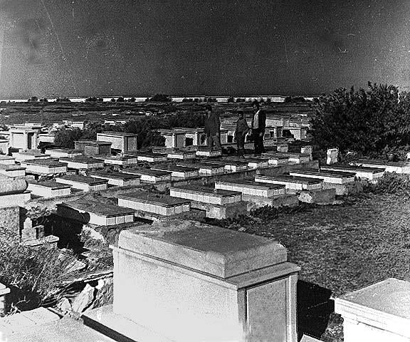 The section where the victims of the 1945 anti-Jewish riots are buried in the Jewish cemetery, Tripoli, Libya 1950's. Tel Aviv, Cultural Center of the Jews of Libya.