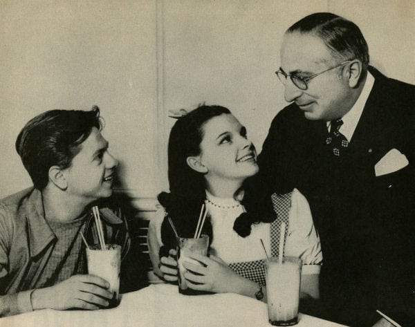 לואיס ב. מאייר עם ג'ודי גארלנד ומיקי רוני, 1937