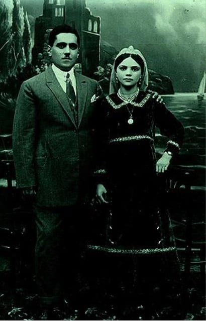 Jewish couple engagement photo, Mashhad, Iran 1920s. (The Oster Visual Documentation Center at ANU - Museum of the Jewish People, courtesy of the former residents of Mashhad in Israel)