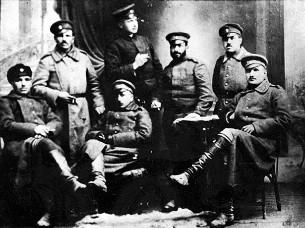 חיילים יהודים בצבא בולגריה, 1916 (בית התפוצות, המרכז לתיעוד חזותי ע"ש אוסטר, באדיבות דב רוזנשטיין, ישראל)
