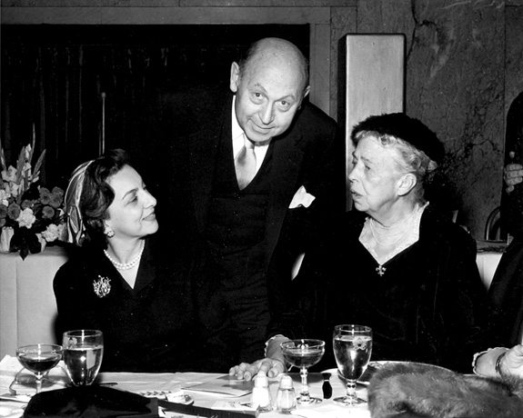Eleanor Roosevelt with Rabbi Israel Goldstein at a gathering of Jewish community leaders, USA, 1944. Photo: Herbert Sonnenfeld. Beit Hatfutsot, the Oster Visual Documentation Center, Sonnenfeld collection