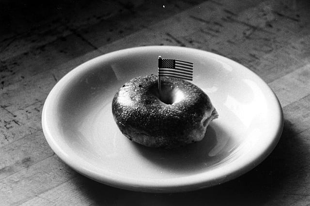 "Bagel Study". New York, USA., 1991 Photo: Leonard E. Majzlin, USA (Beit Hatfutsot, the Oster Visual Documentation Center, courtesy of Leonard E. Majzlin