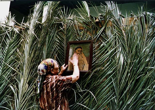סוכה במלאח (הרובע היהודי) של מראקש, מרוקו, 1994 (צילום: אלכס ליבק. בית התפוצות, המרכז לתחיעוד חזותי ע"ש אוסטר)