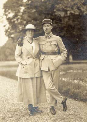 Béatrice in 1916 with her brother Nissim de Camondo, who was killed in action on 5 Sept 1917 (photo: Musée Nissim de Camondo)