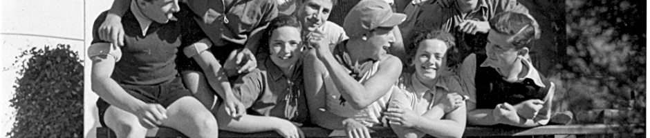 חברי "עליית הנוער" בתחנת הרכבת בדרך לארץ ישראל, ברלין, גרמניה, 1933 (צילום: הרברט זוננפלד, בית התפוצות, המרכז לתיעוד חזותי ע"ש אוסטר)