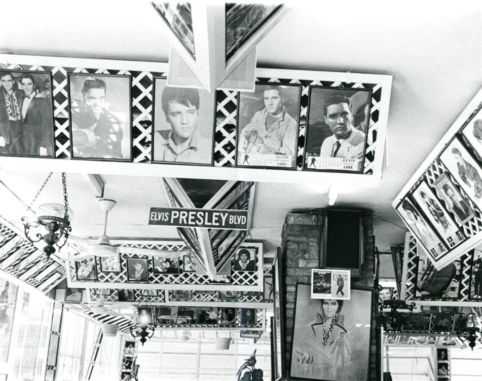 צילומים ופוסטרים של אלוויס פרסלי, שנות ה-1960 צילום: לני זוננפלד. בית התפוצות, המרכז לתיעוד חזותי ע"ש אוסטר, אוסף זוננפלד