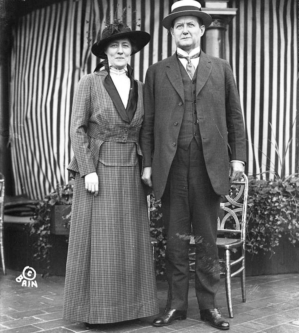 Ex-Gov. John Slaton and wife. 1915 June 30 (The Library of Congress @ Flickr Commons)