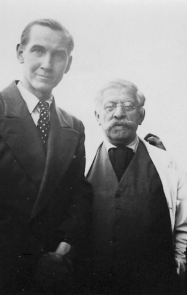 Karl Giese and Magnus Hirschfeld. Photo from archive of Magnus-Hirschfeld-Gesellschaft. http://www.magnus-hirschfeld.de