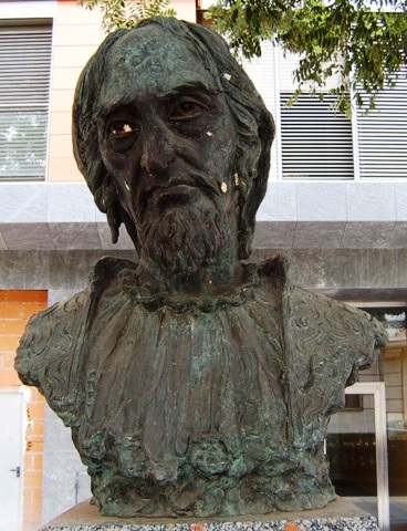 פסל של משה די לאון בעיר גוודלחרה בספרד, 2007 (צילום: Sonsaz, ויקיפדיה)