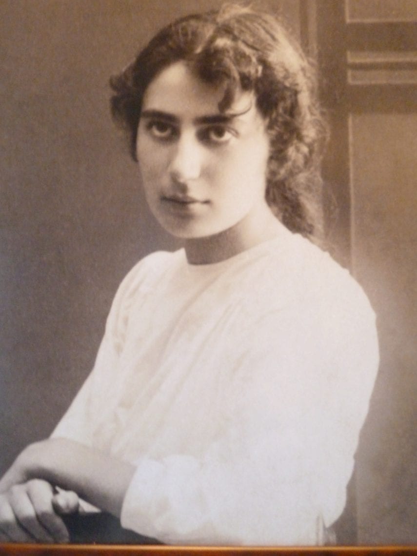 Rachel the Poetess, 1923 (Wikimedia)