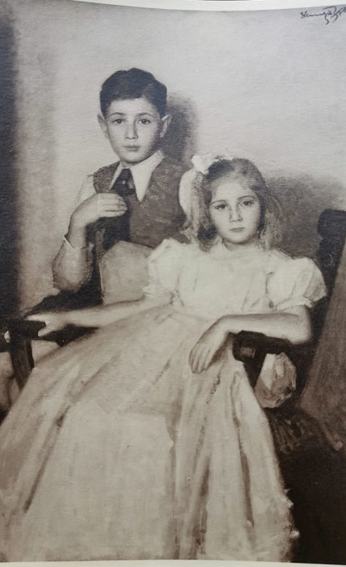 קאמילו, אביה של קלאודיה (בן 17) עם אחותו, סנדרה (בת 13) בנשף הראשון אליו יצאו אחרי שחזרו לטורינו