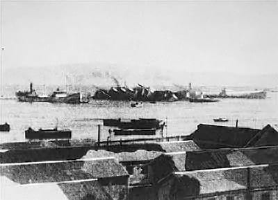 ה"פאטריה" השוקעת מול נמל חיפה, 25 בנובמבר 1940 (ויקיפדיה)