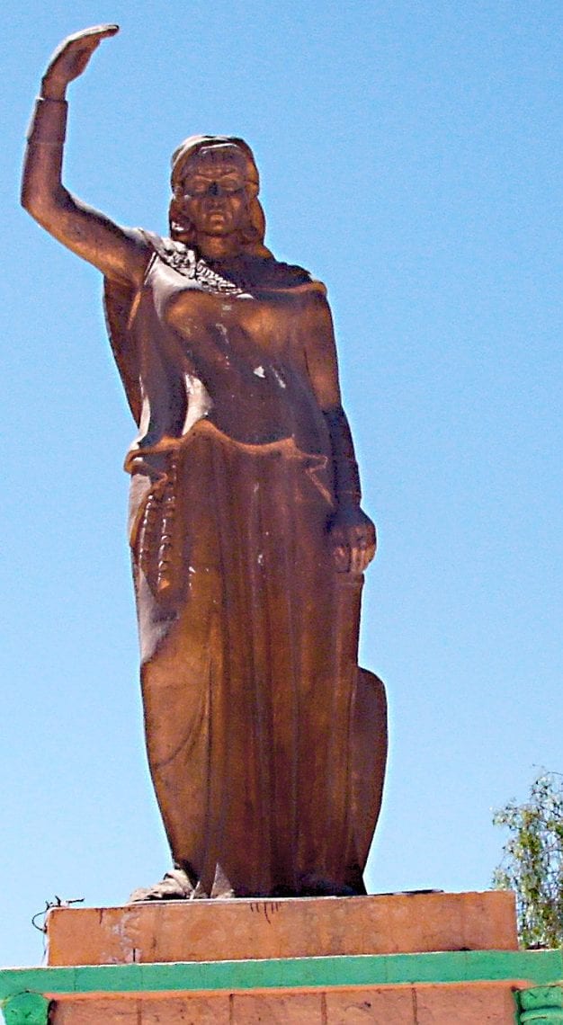 פסל של דהיה בעיירה קאנצ'לה, אלג'יריה (ויקיפדיה,Creative Commons )