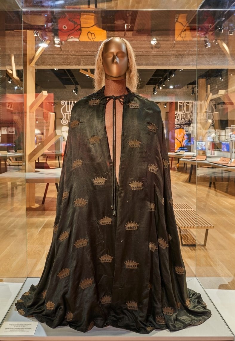 The original King Leer robe and wig worn by Mikhoels in 1935, dispalyed on the new museum of the Jewish People's 3rd floor. Courtesy of the Israel Goor Theatre Archives and Museum, Jerusalem (photo: Shahar&Ziv Katz)