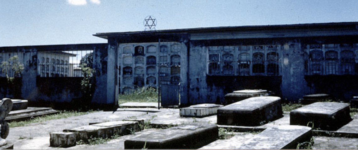 The Jewish cemetery in Iquitos, Peru 1995, Photo: Ariel Segal, Jerusalem. Beit Hatfutsot, the Oster Visual Documentation Center, courtesy of Ariel Segal, Jerusalem