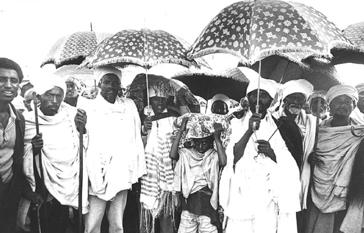 יהודים חוגגים את חג ה"סיגד", אתיופיה, 1979. צילום: ג'ון ר. ריפקין, אנגליה. בית התפוצות, המרכז לתיעוד חזותי ע"ש אוסטר, באדיבות ג'ון ריפקין, אנגליה