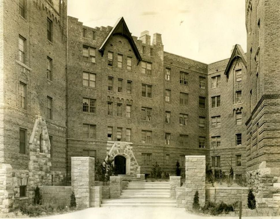 One of the cooperatively owned housing developments that Jewish immigrants built during the 1920s in the Bronx (Image by Forward Association)