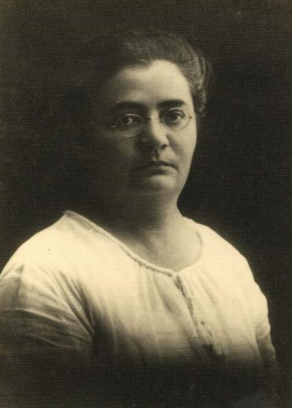 ד"ר בת שבע יוניס גוטמן - מהרופאות הראשונות בארץ ישראל. 1913 (ויקיפדיה)