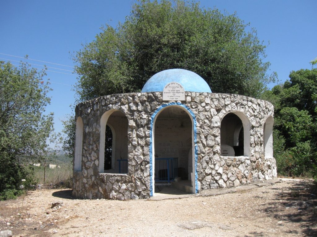 קבר נחמן קטופא ליד ברעם. צילום: Ori~, ויקיפדיה, 2010